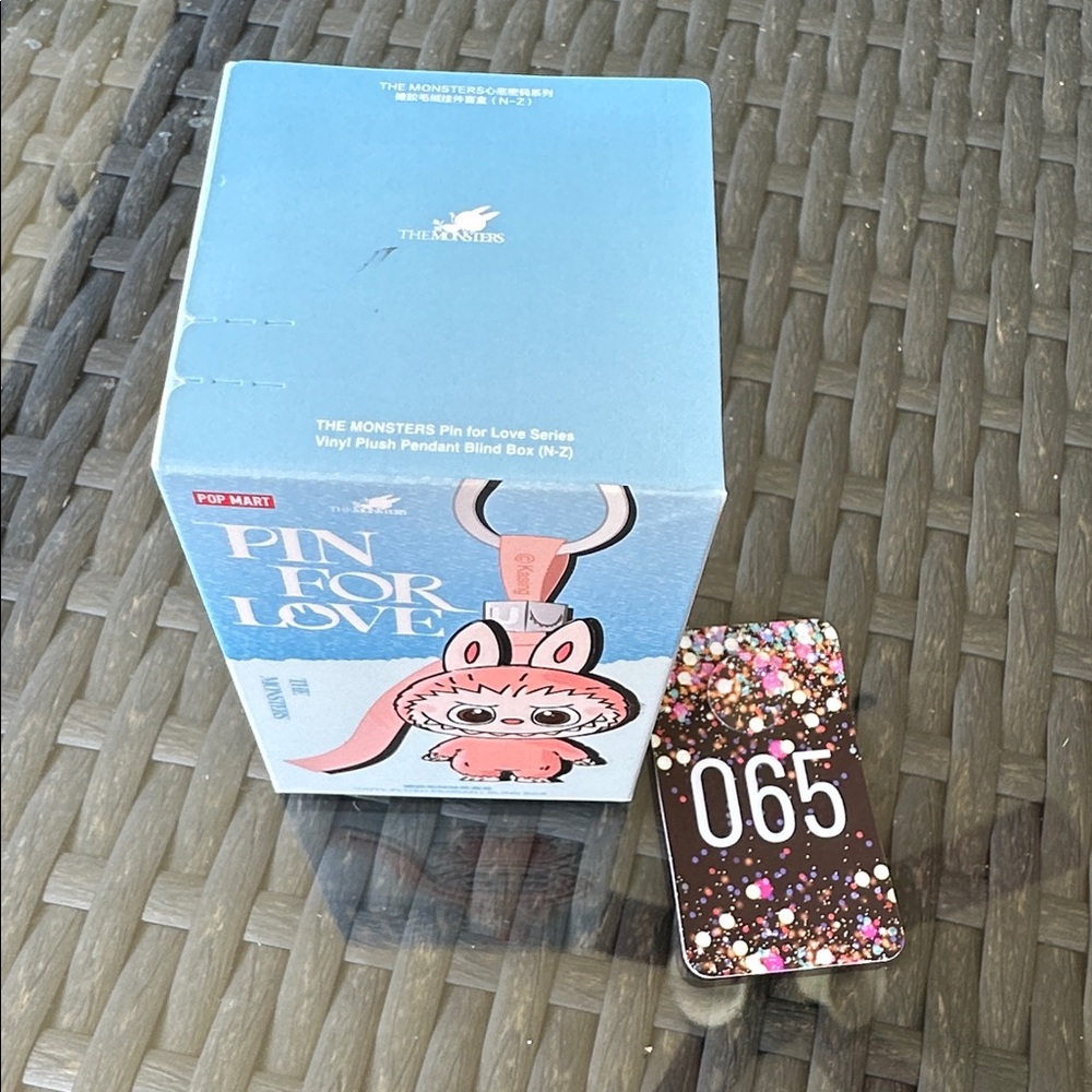 065, Authentic Pop Mart THE MONSTERS Pin for Love Plush Pendant Blind Box (N-Z) - Picture 4 of 6